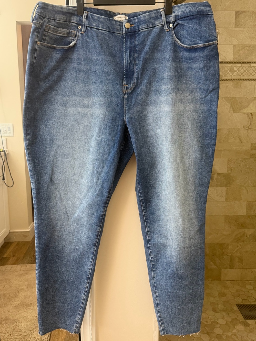 Good American High-Rise Skinny Jeans in Light Blue Wash